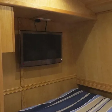 Hotel Houseboat