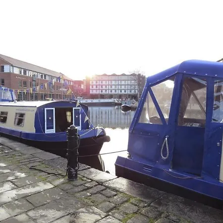 Houseboat Hotel 3*
